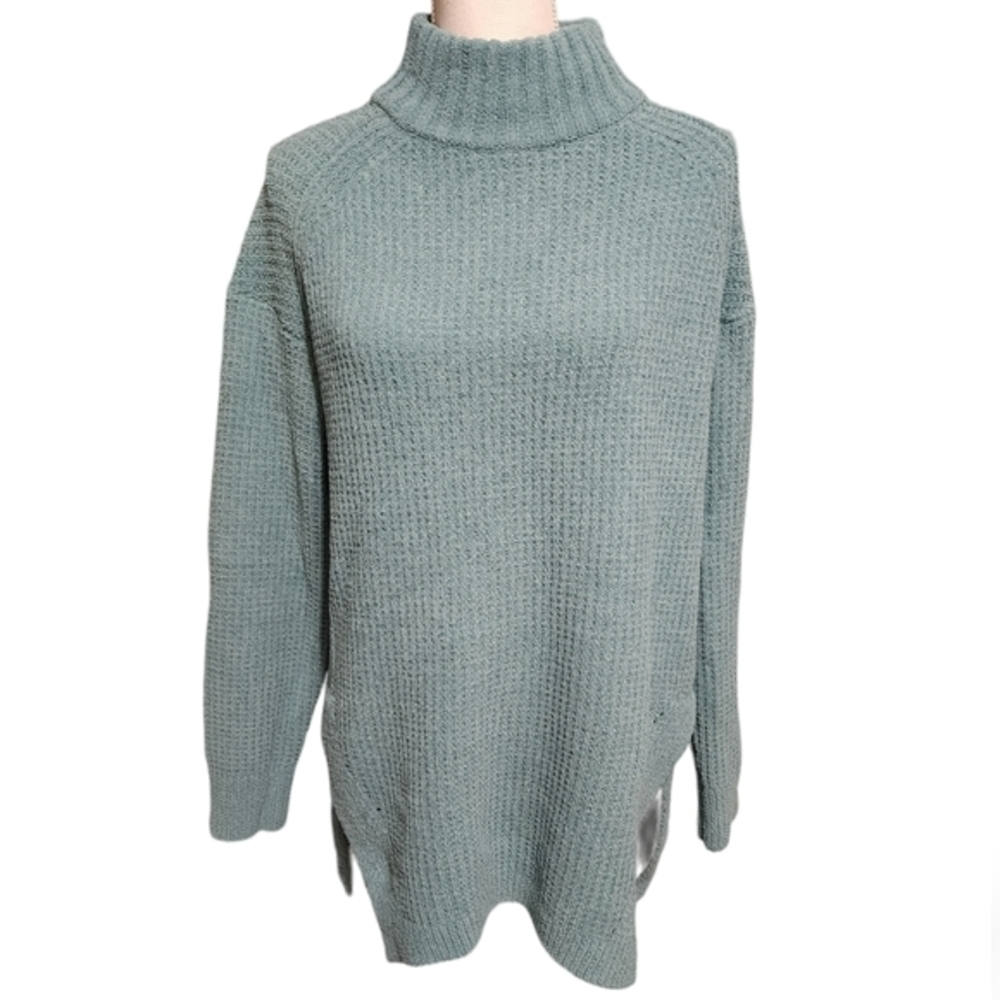 A new day‎ soft green sweater